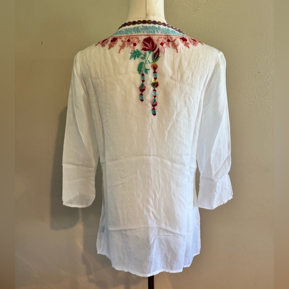 Johnny Was White V-Neck Tunic with Dragonfly and Floral Embroidery - Picture 3 of 6